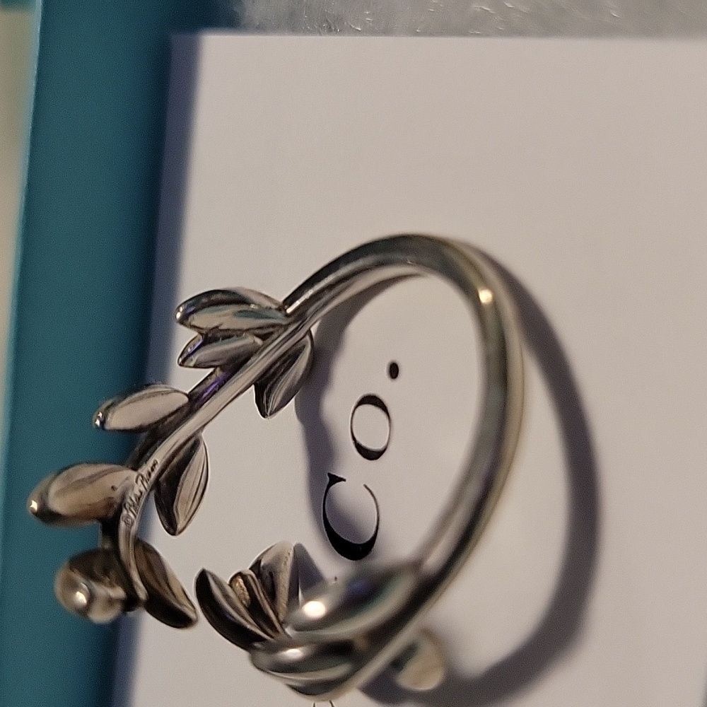 Tiffany & Co. Silver Paloma Olive Leaf Ring Sz 7 - Picture 3 of 4